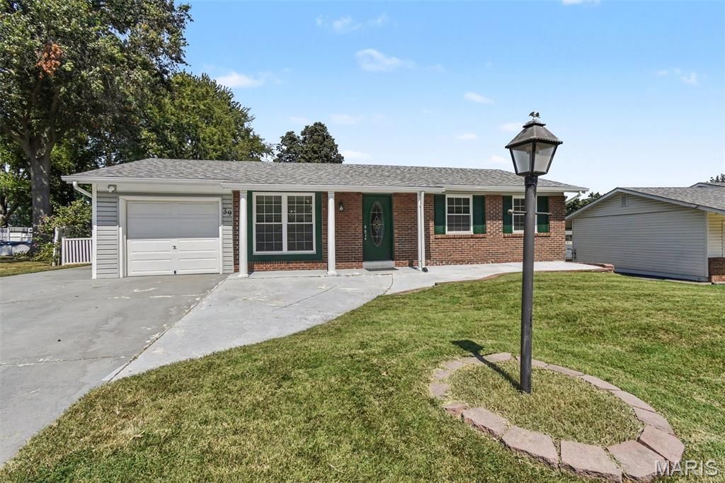 39 Oxbow Road, Saint Peters, MO 63376 Main Photo