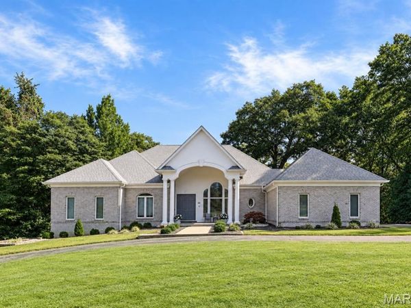 46 Kings Pointe Court, Belleville, IL 62223