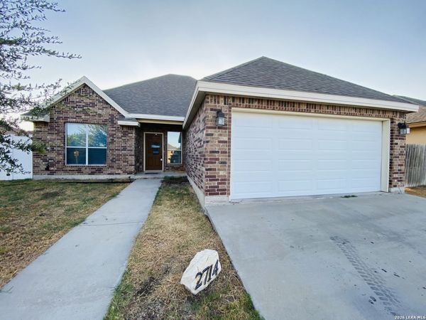 2714 OAK MANOR DR, Eagle Pass, TX 78852