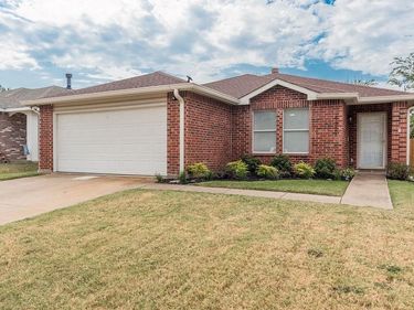4321 Meadowknoll Drive, Fort Worth, TX 76123