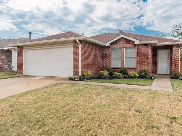 4321 Meadowknoll Drive, Fort Worth, TX 76123