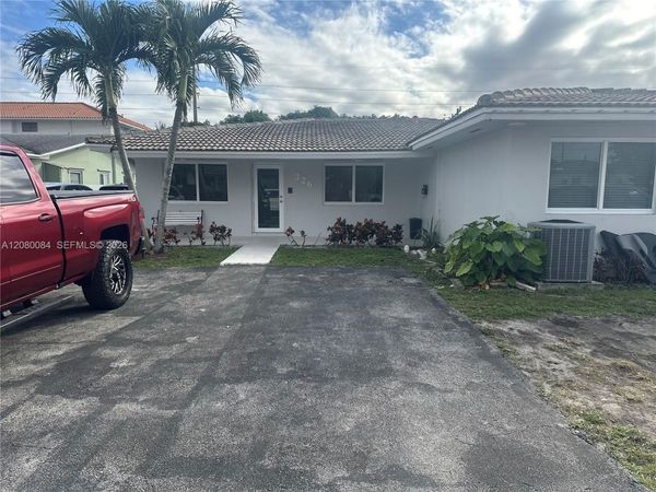 326 E 34th St , Hialeah, FL 33013