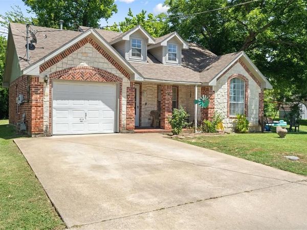 1724 Willow Hollow Drive , Garland, TX 75040