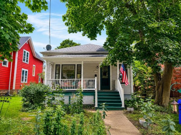 6702 3rd Ave, Kenosha, WI 53143