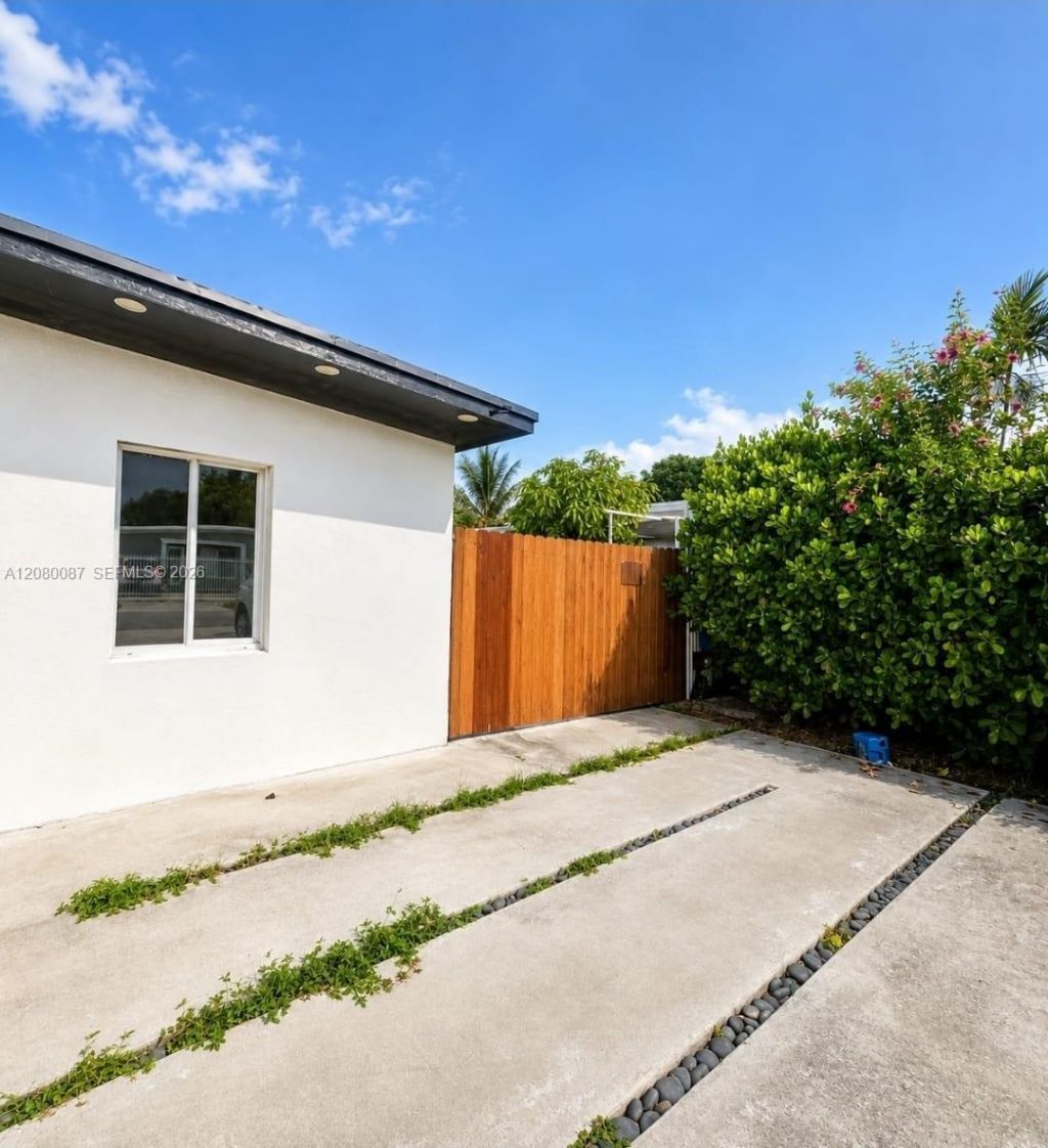 12445 NW 20th Ave , Miami, FL 33167 Photo