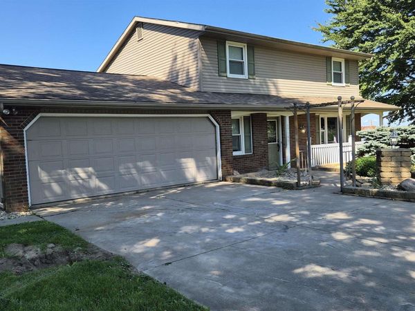 17105 Darling Road, Woodburn, IN 46797