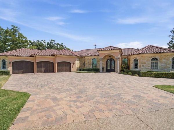 1000 Catalina Bay Boulevard , Granbury, TX 76048