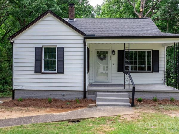 112 10th Avenue SE, Hickory, NC 28602