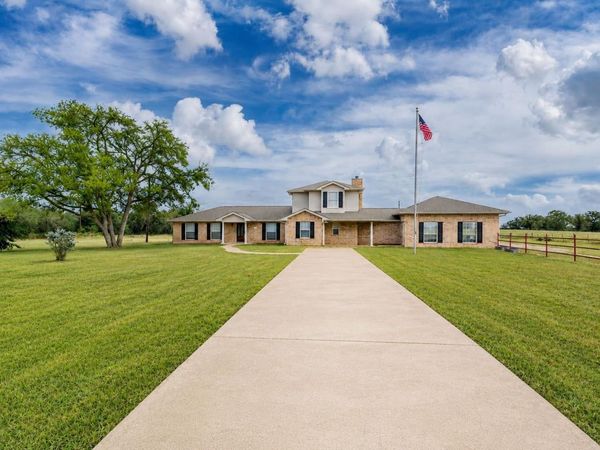 1710 Harwood RD, Luling, TX 78648