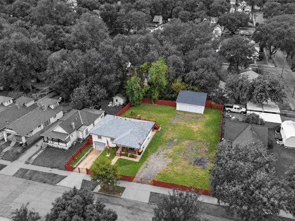 406 Elmwood Avenue, Kansas City, MO 64124