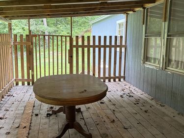 3044 Kentucky 1812 , Jackson, KY 41339