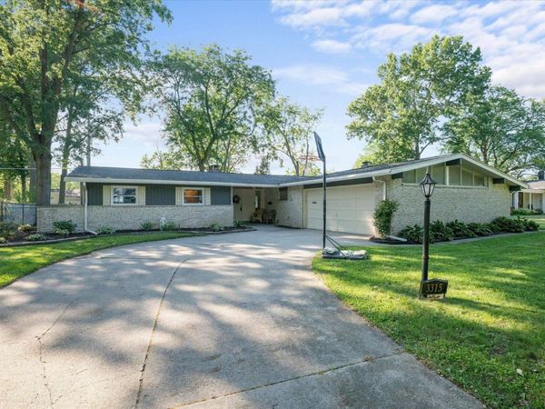 3315 Chancellor Drive, Fort Wayne, IN 46815