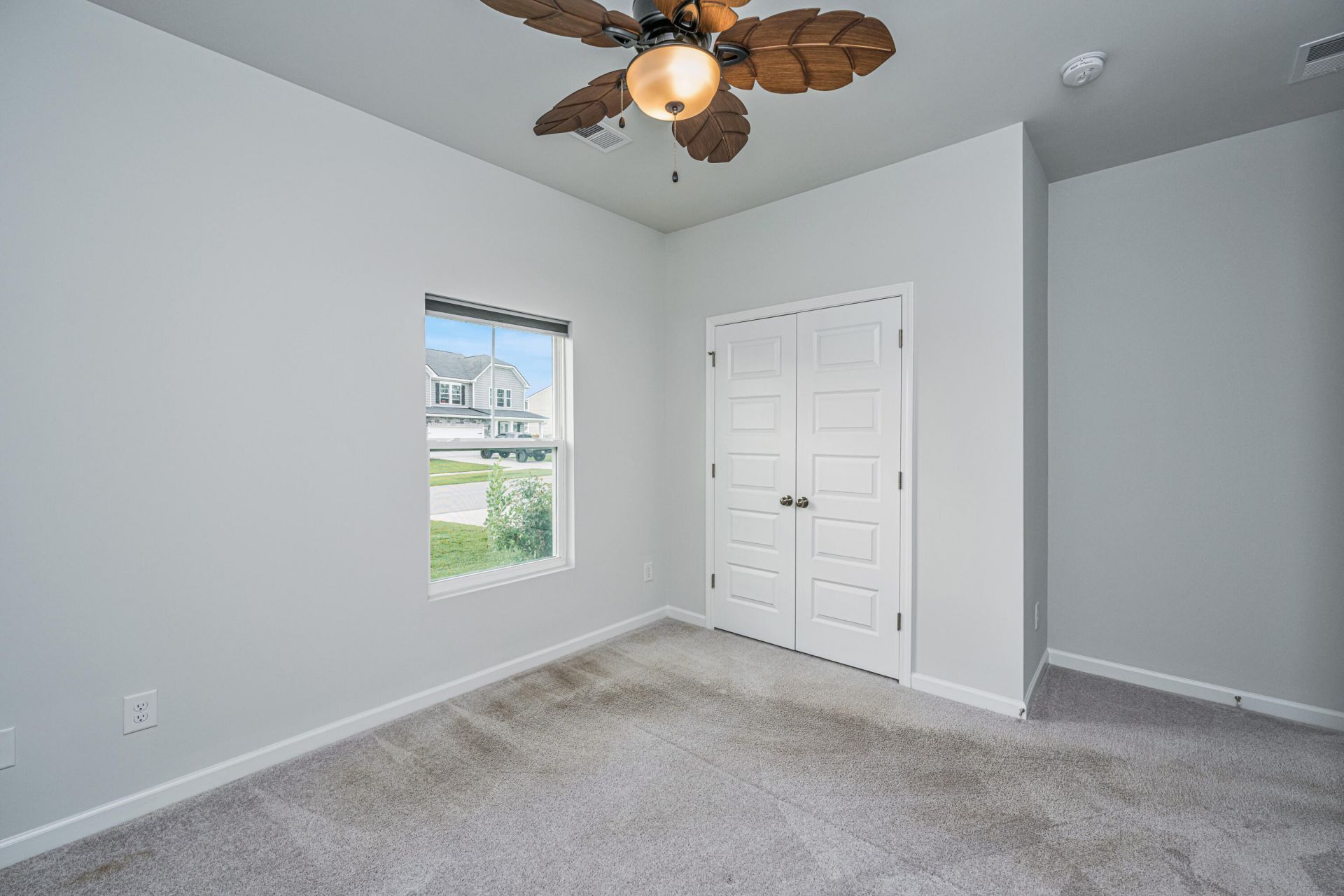 259 Firewheel Court Photo 33
