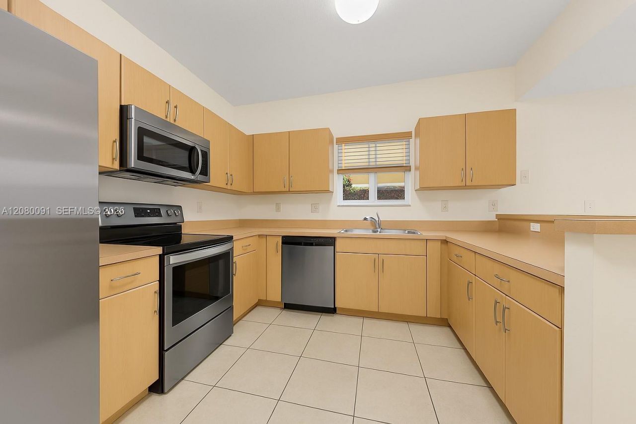 8441 SW 124 Av, Unit 104, Miami, FL 33183 Photo