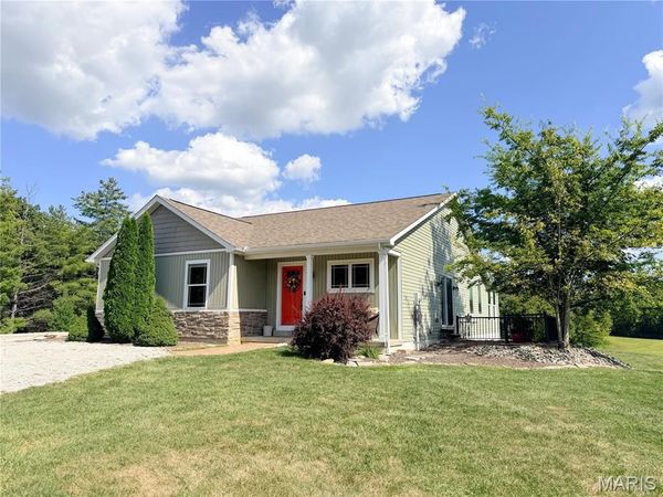 6730 Cardinal Drive, Waterloo, IL 62298