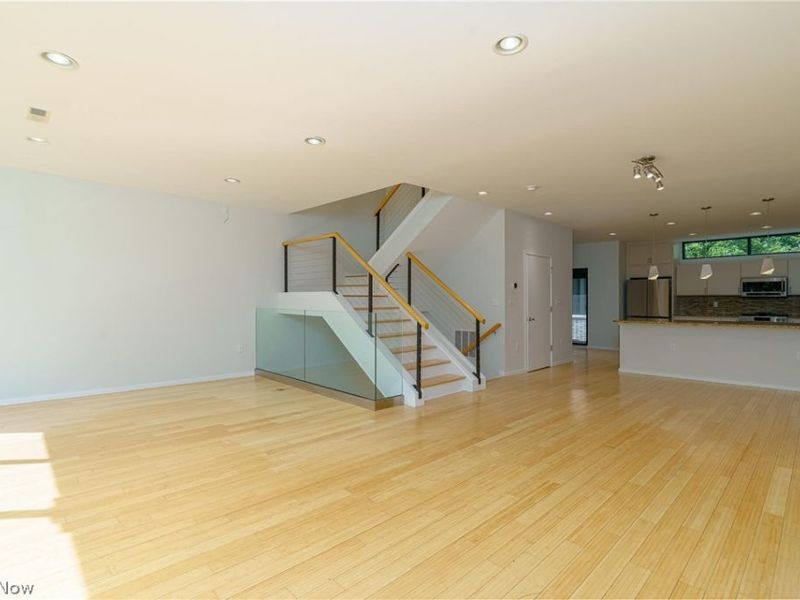 2136 W 17th Street, Cleveland, OH 44113 Photo 21