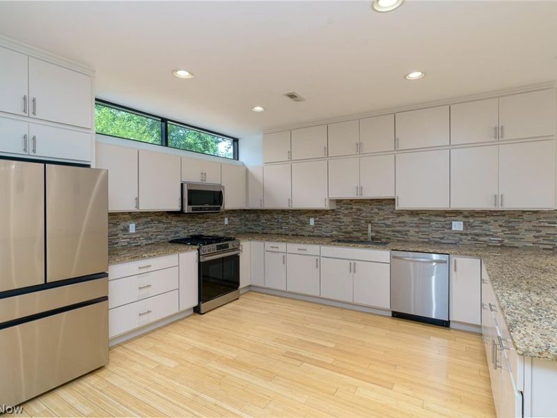2136 W 17th Street, Cleveland, OH 44113 Photo 23
