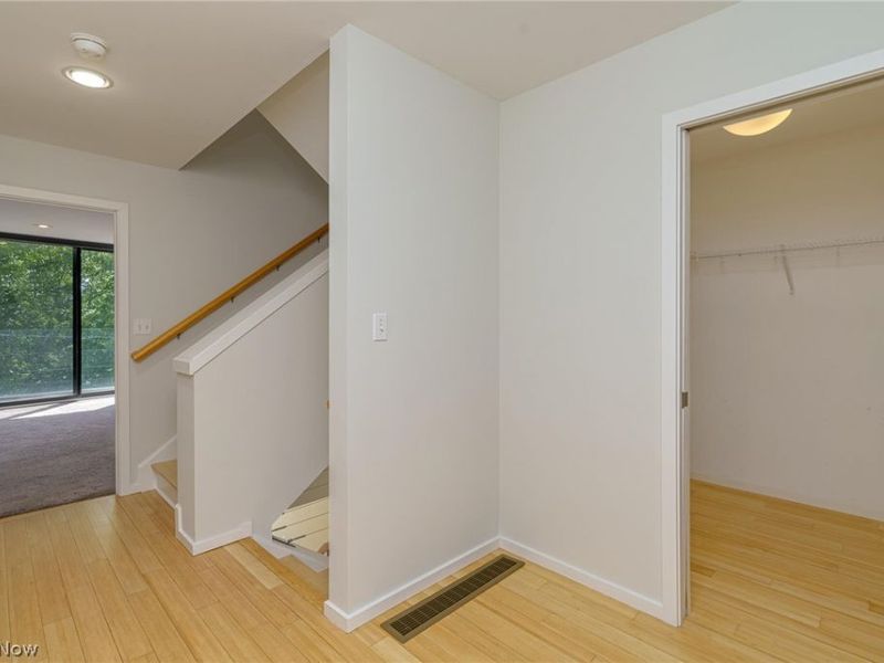 2136 W 17th Street, Cleveland, OH 44113 Photo 27