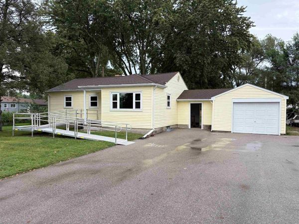 506 3rd Street, Washburn, IA 50702
