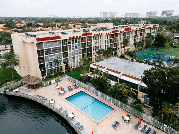 2001 Atlantic Shores Blvd , Unit 320, Hallandale Beach, FL 33009