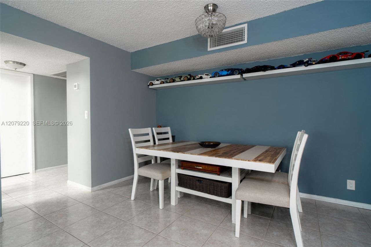 2001 Atlantic Shores Blvd , Unit 320, Hallandale Beach, FL 33009 Photo