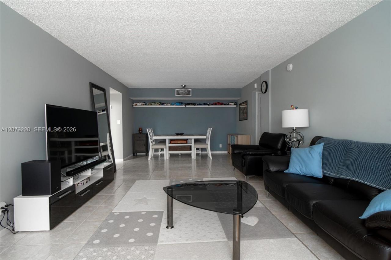 2001 Atlantic Shores Blvd , Unit 320, Hallandale Beach, FL 33009 Photo