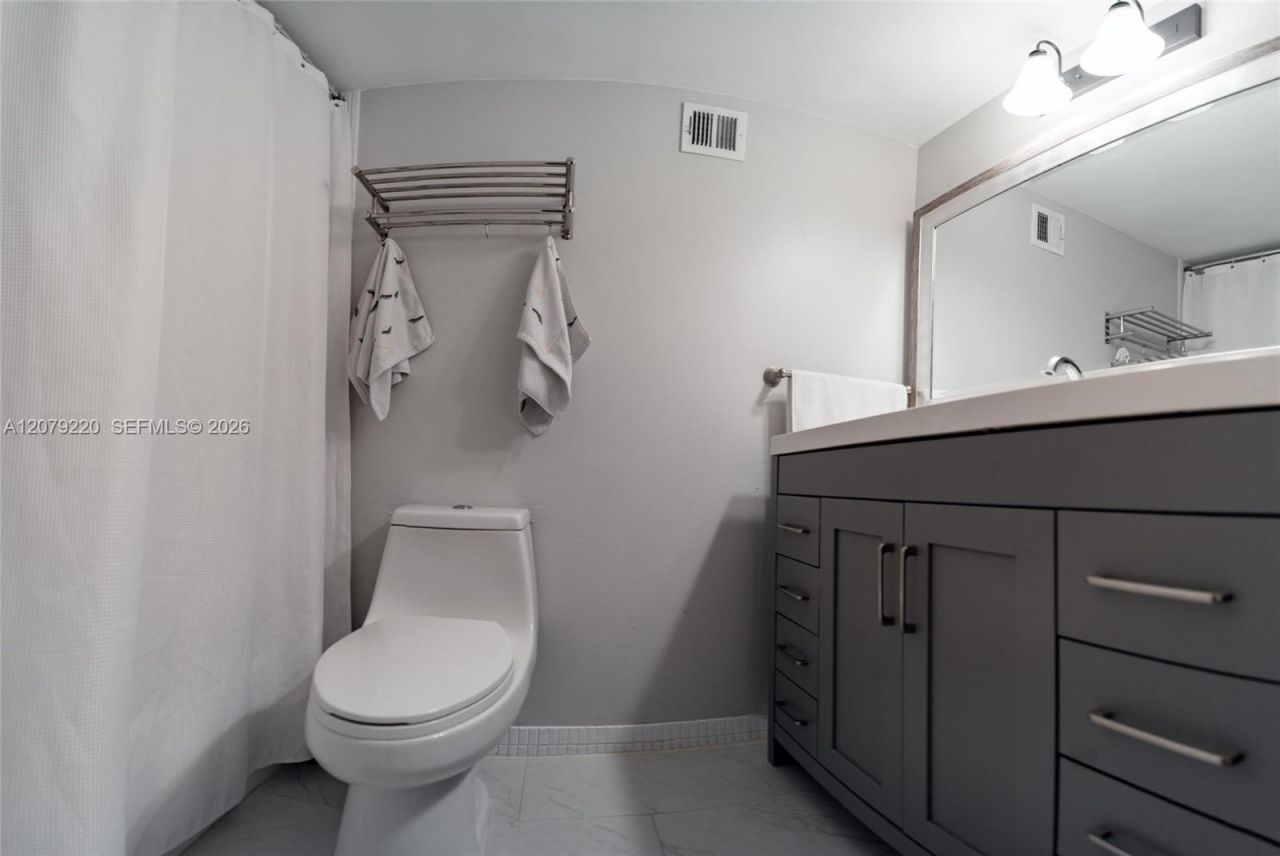 2001 Atlantic Shores Blvd , Unit 320, Hallandale Beach, FL 33009 Photo