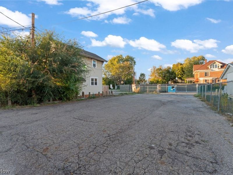 3013 Tuscarawas Street W, Canton, OH 44708 Photo 5