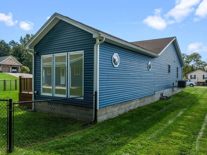 100 Tanglewood Drive, Hillsboro, OH 45133 Photo 6