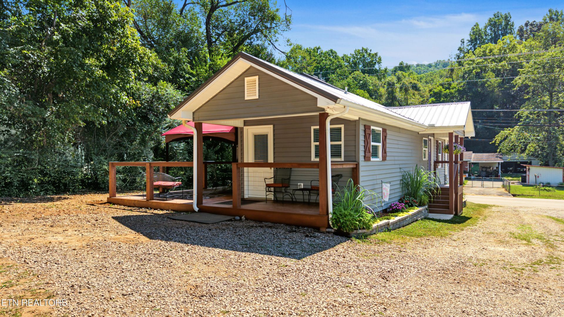 121 Self Hollow Rd, Rockford, TN 37853 Main Photo