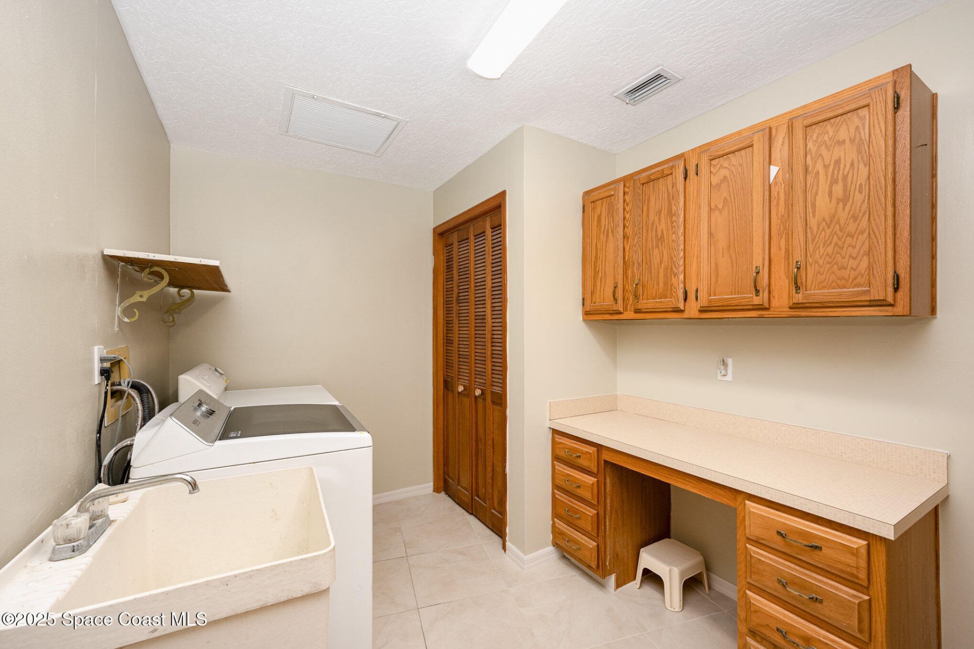 441 Crystal Lake Drive , Melbourne, FL 32940 Photo