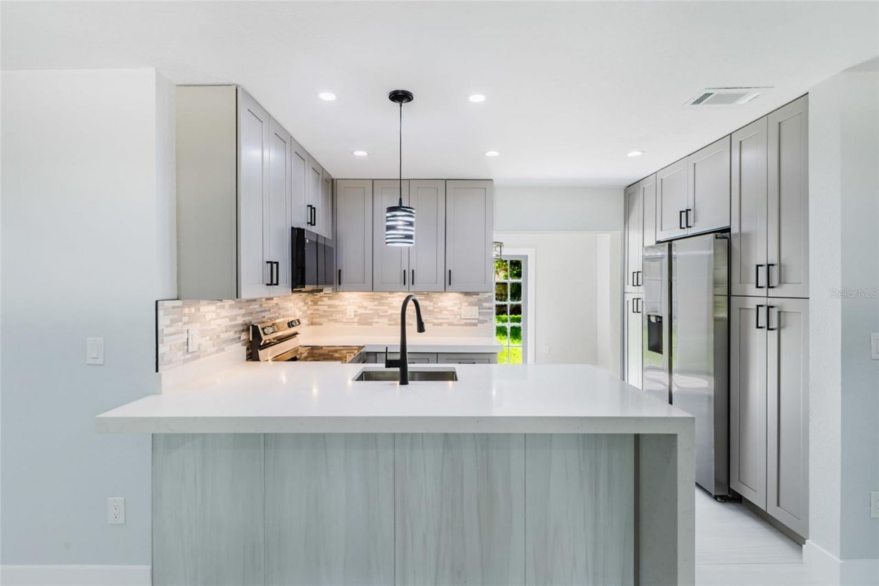 639 Hand Avenue, Sarasota, FL 34232 Photo
