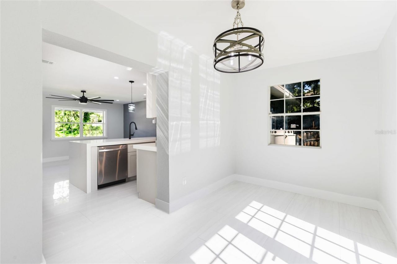 639 Hand Avenue, Sarasota, FL 34232 Photo