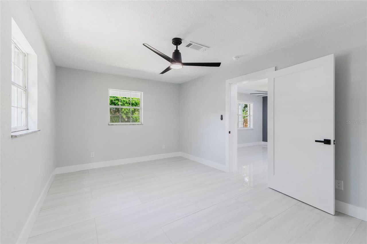639 Hand Avenue, Sarasota, FL 34232 Photo