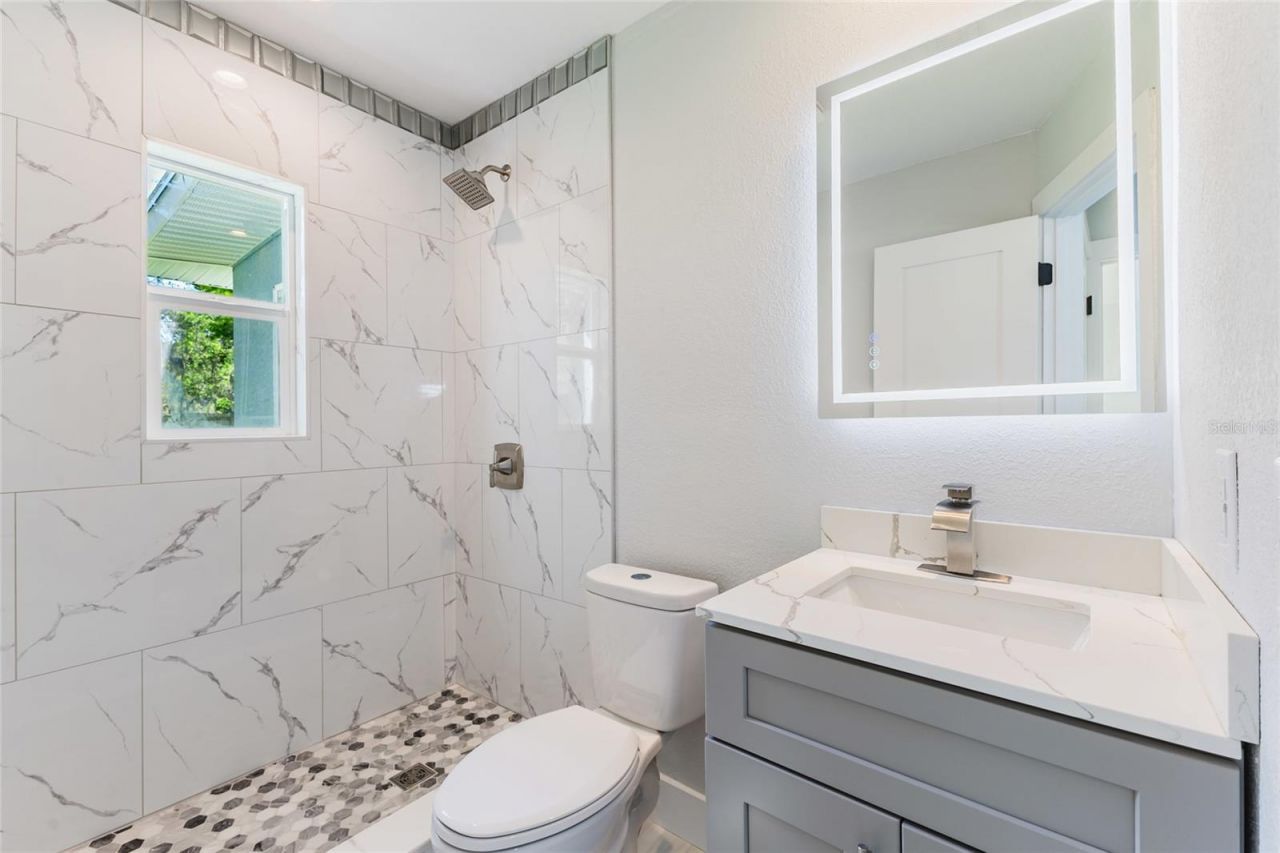 639 Hand Avenue, Sarasota, FL 34232 Photo