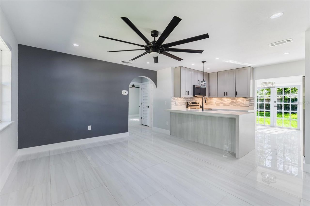 639 Hand Avenue, Sarasota, FL 34232 Photo