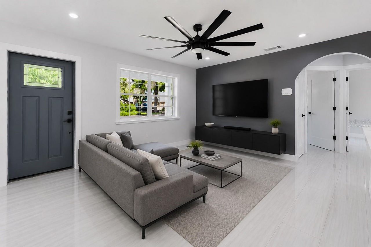 639 Hand Avenue, Sarasota, FL 34232 Photo