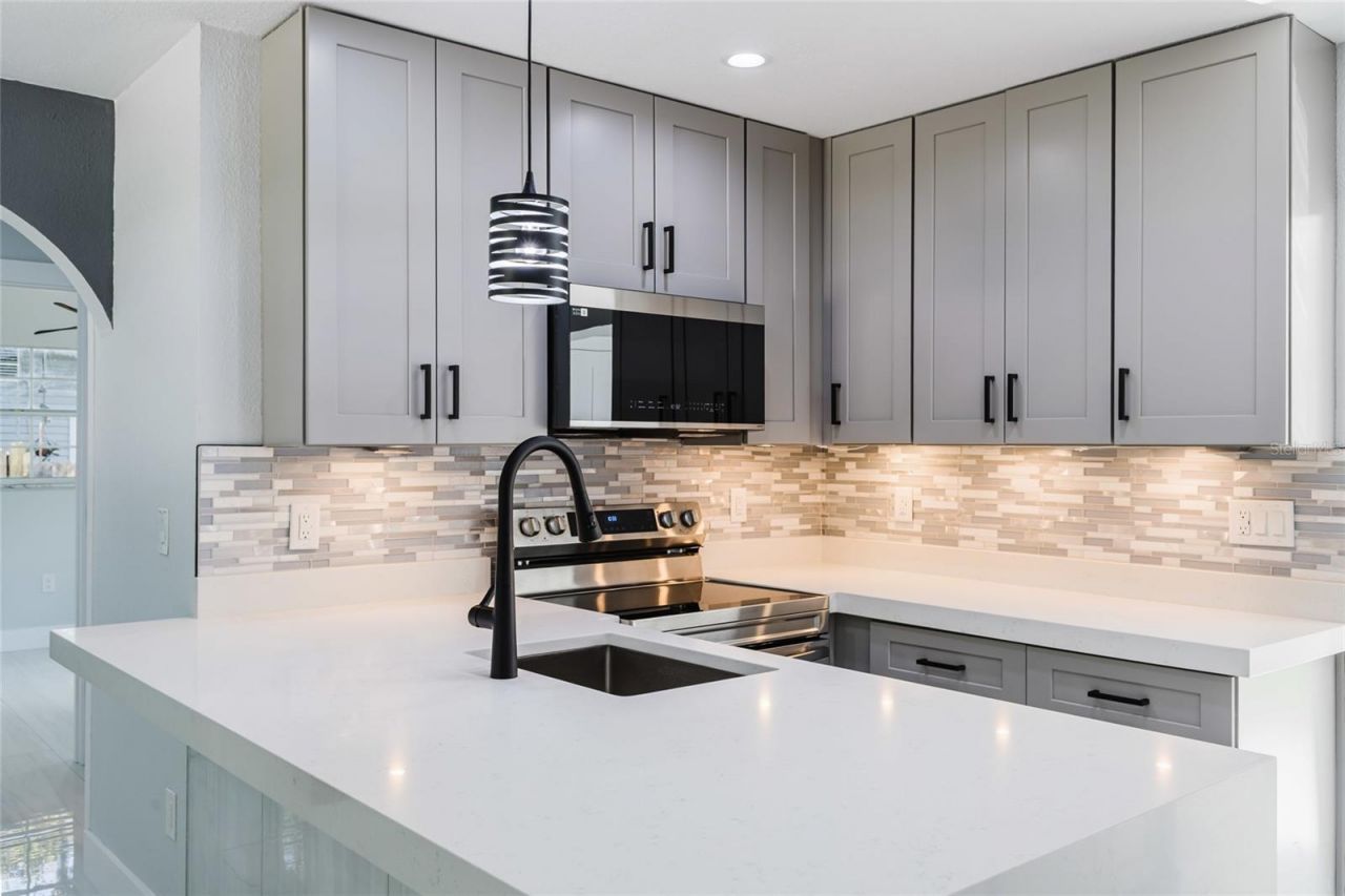 639 Hand Avenue, Sarasota, FL 34232 Photo