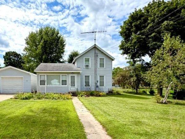 305 S Main Street, Pardeeville, WI 53954