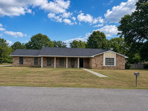 100 Elizabeth, Petal, MS 39465
