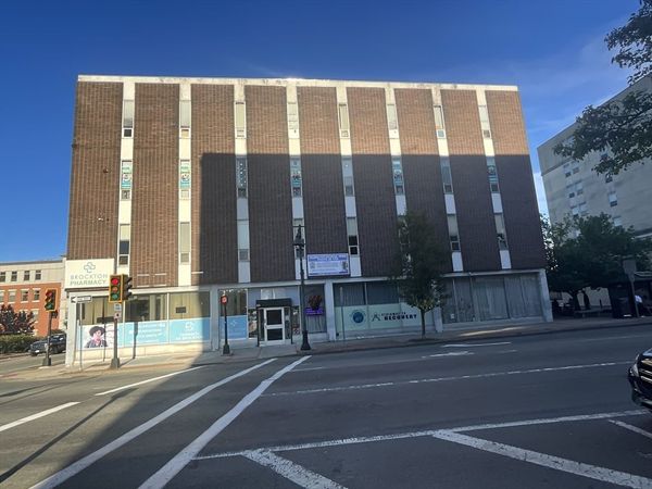 90 Main St, Brockton, MA 02301