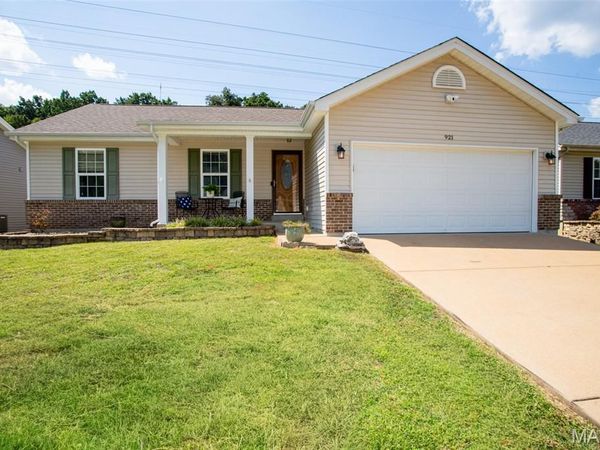 921 San Luis Drive, Fenton, MO 63026