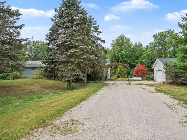4160 Geneva Road S, St Louis, MI 48880