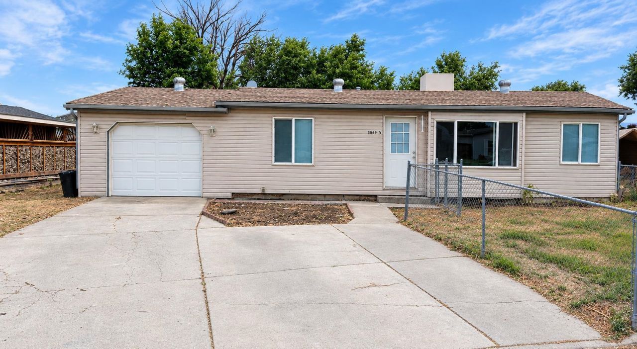 3069 1/2 Grosbeak Court, Grand Junction, CO 81504 Main Photo