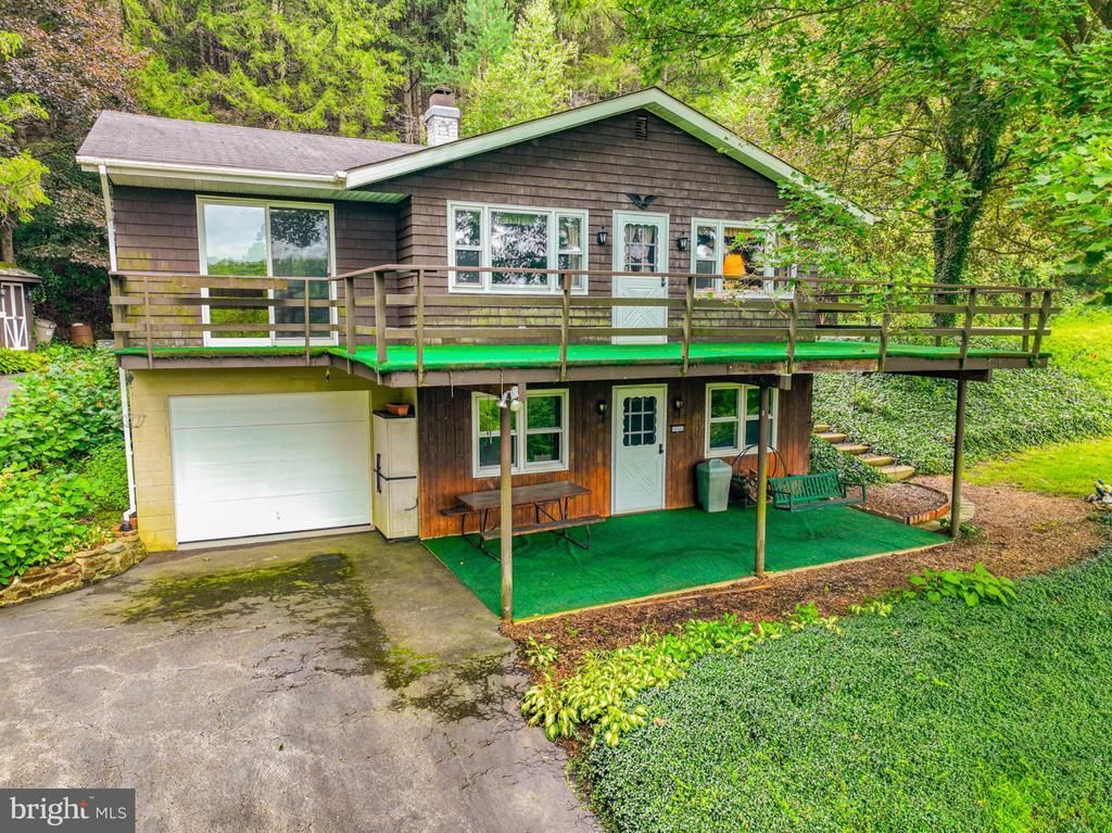 1160 PREACHERS CAMP DRIVE, LEHIGHTON, PA 18235