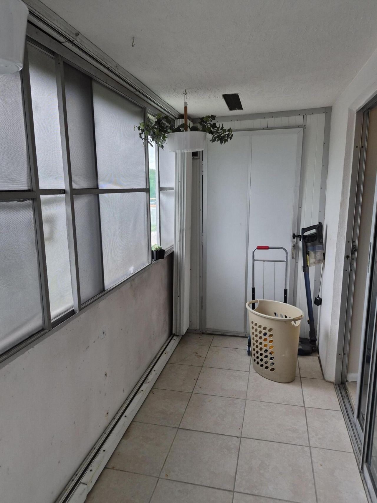 214 Cambridge, Unit I, West Palm Beach, FL 33417 Photo