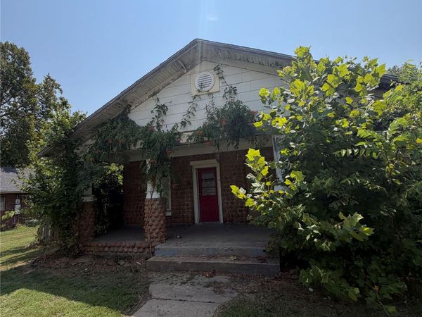 320 W 4th Street , Hominy, OK 74035