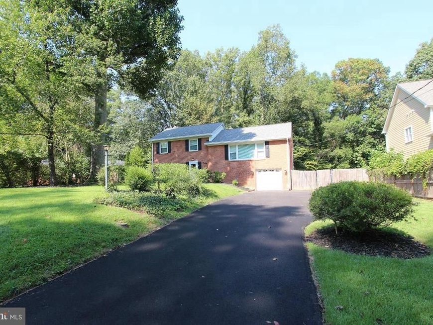 6915 Wilson Lane , Bethesda, MD 20817 Main Photo
