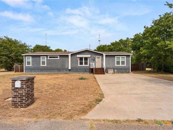 204 Rogers Street , McGregor, TX 76657
