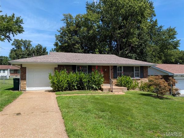 1211 Forest Home Drive, Bellefontaine Nghbrs, MO 63137